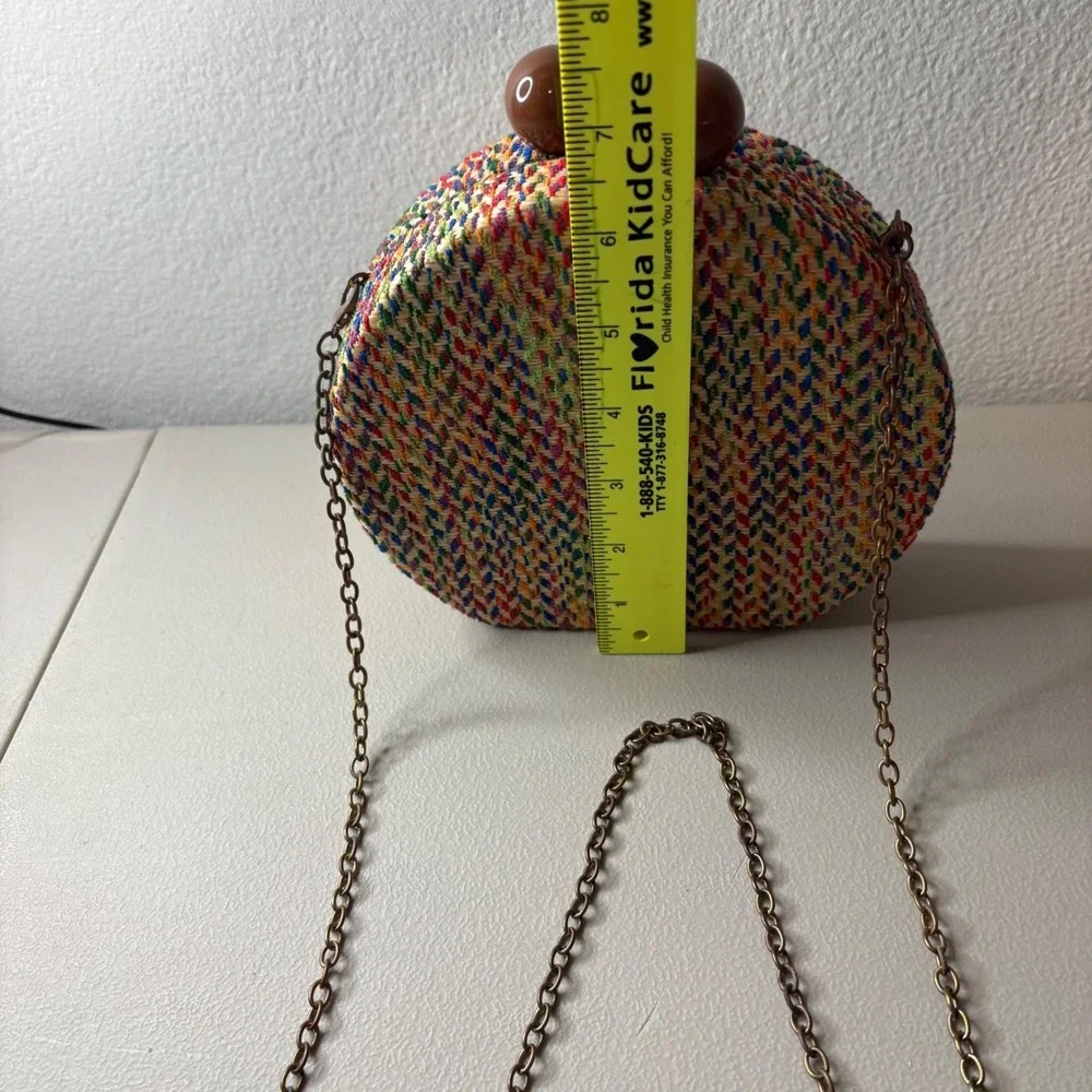 Love Kuza Multi Woven Straw Round Crossbody Bag Rainbow Chevron Kiss Lock Clutch